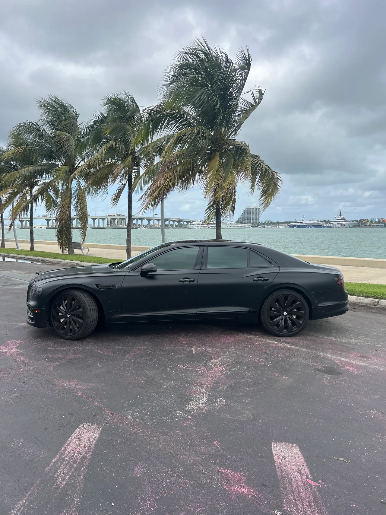 Bentley Flying Spur reference photograph, view 3